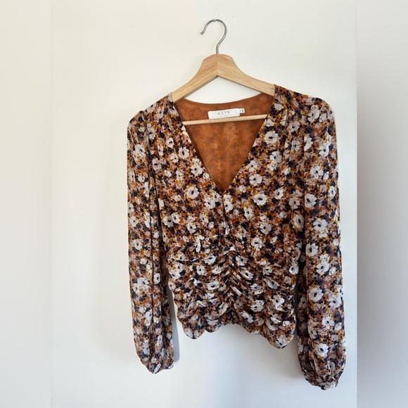 ASTR THE LABEL | women’s floral smocked longsleeve | size m - Picture 4 of 8